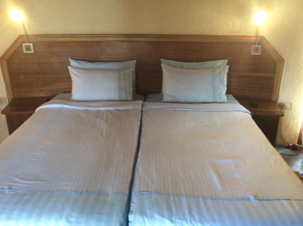 Airport Lodge Voigtland Bagian luar foto